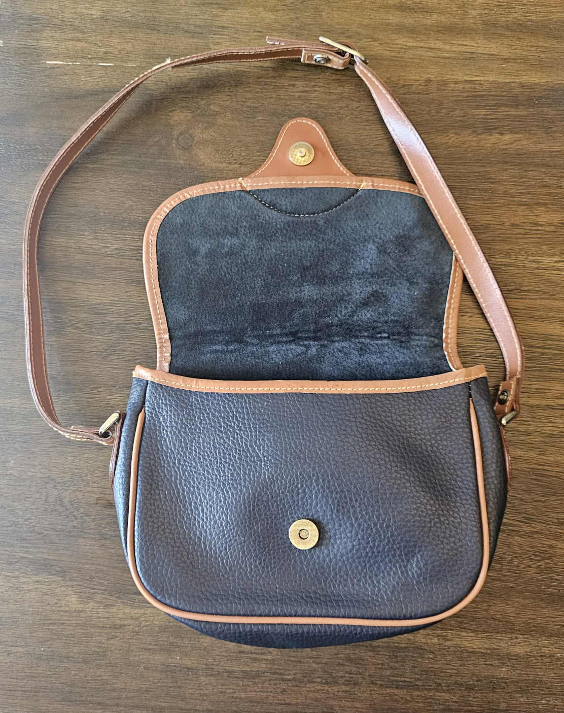 Dooney & Bourke All-Weather Leather Crossbody Bag - photo 5