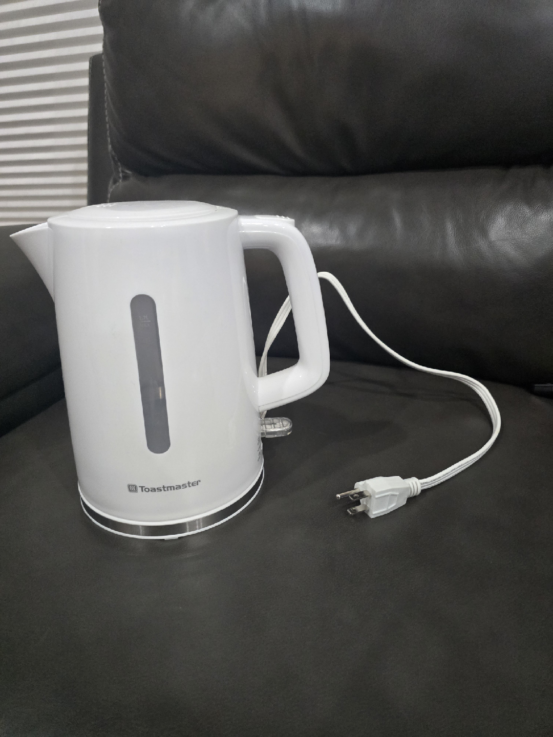 Toastmaster Electric Kettle (White) - photo 2