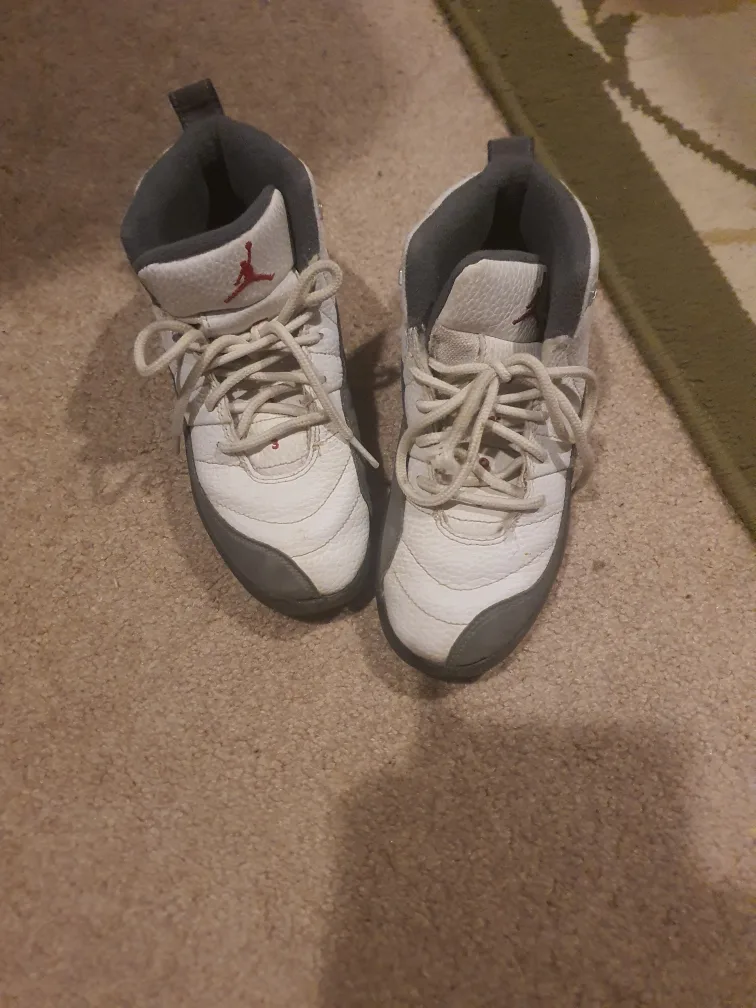 Air Jordan 12 Retro shoes thumbnail