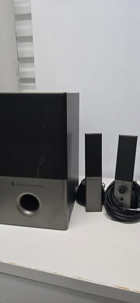 Altec Lansing 2.1 Speaker System thumbnail