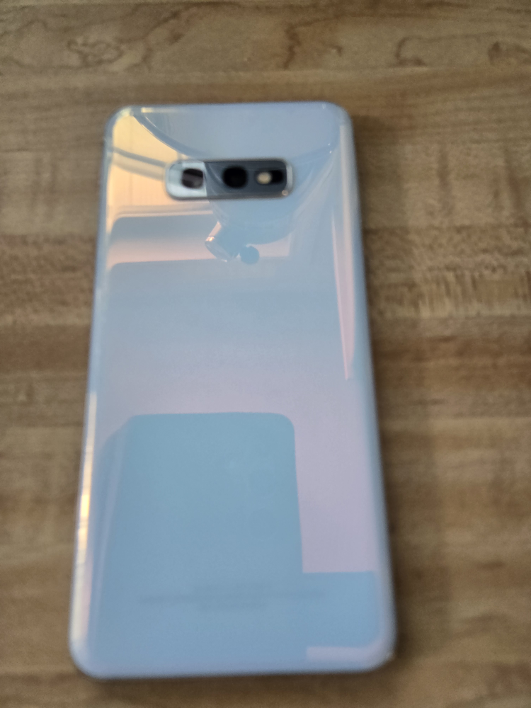 Samsung Galaxy S10e with Case - photo 3