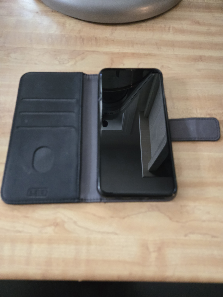 Samsung Galaxy S10e with Case - photo 4