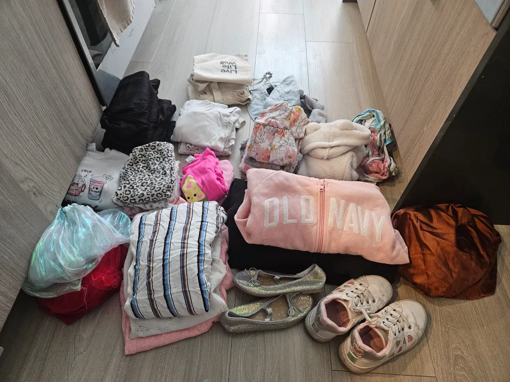 Mixed Kids  / Mom Clothing Bundle image indicator(2)