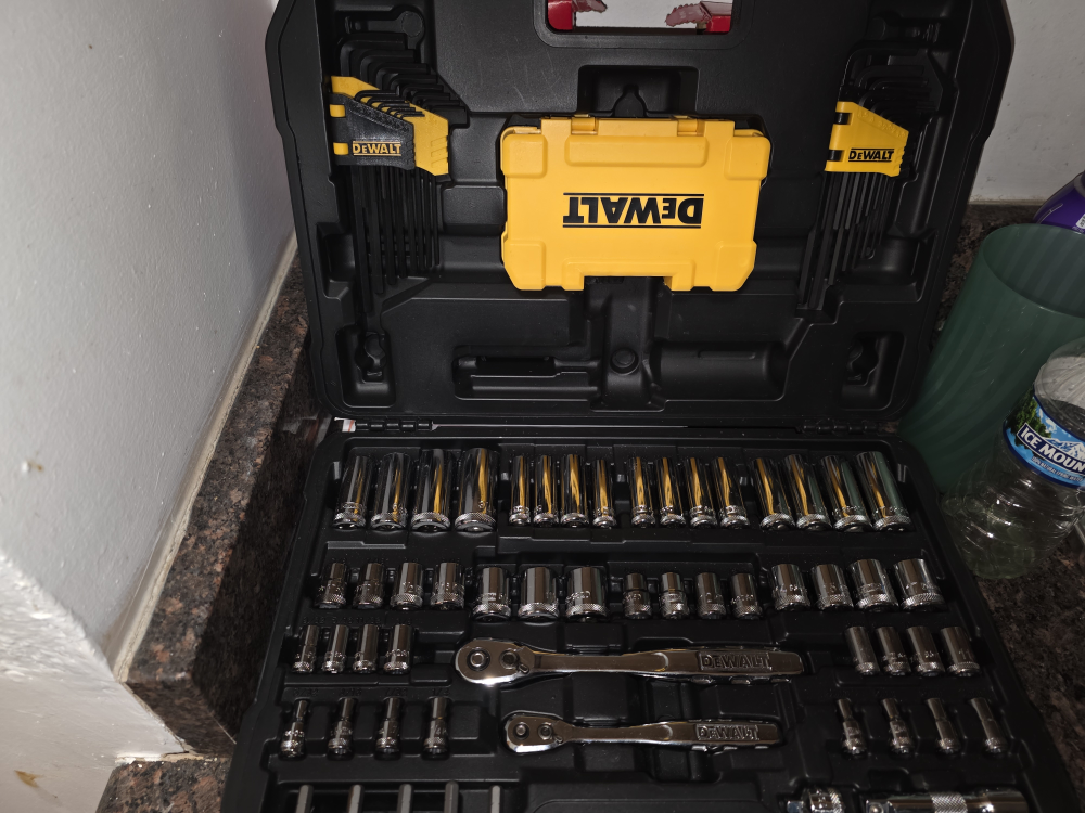 Dewalt Mechanics Tool Set