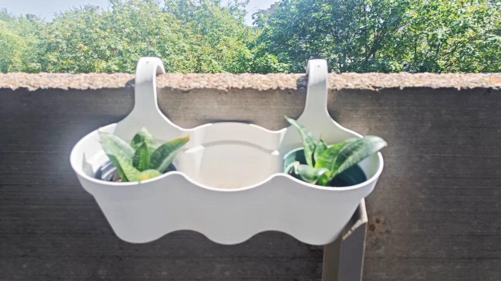 White Triple Hanging Planter thumbnail