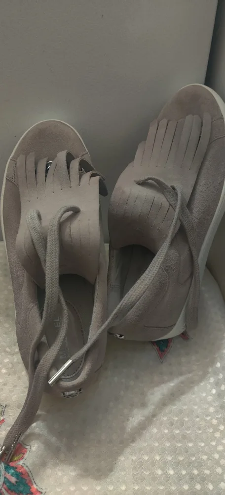 Micheal Kors Shoes thumbnail