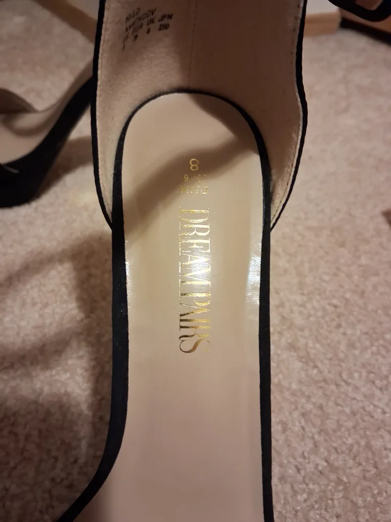 Dream Pairs Black Heels - Size 8 image indicator(3)