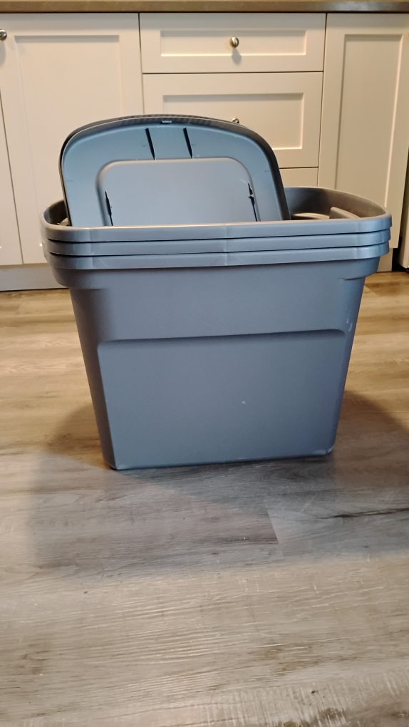 Sterilite 40-Gallon Industrial Tote - Grey - photo 2
