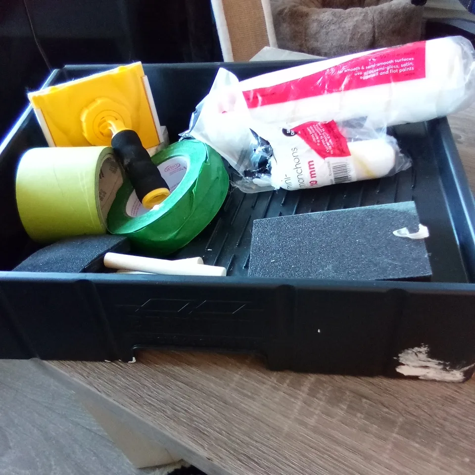 Paint Supplies: Rollers, Tape, Sandpaper & More image indicator(2)