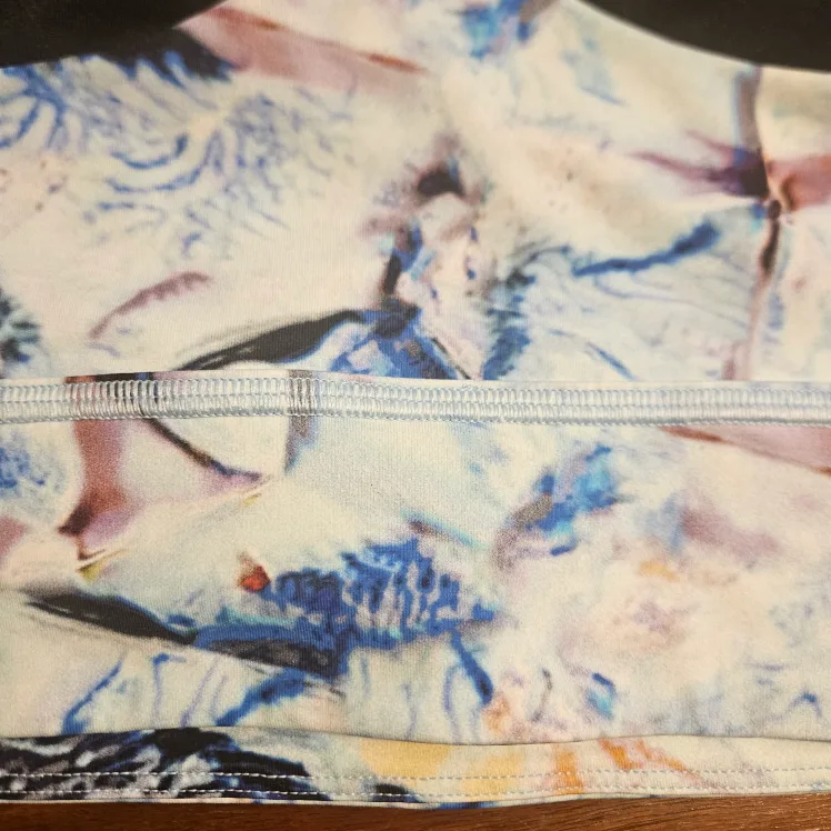 LULULEMON  Mind Over Miles Bra size 8 EUC Run Gym Yoga image indicator(3)