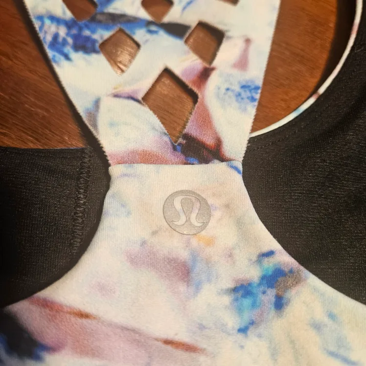 LULULEMON  Mind Over Miles Bra size 8 EUC Run Gym Yoga image indicator(4)