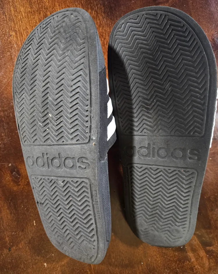 Adidas Adilette Slides US 7 image indicator(3)