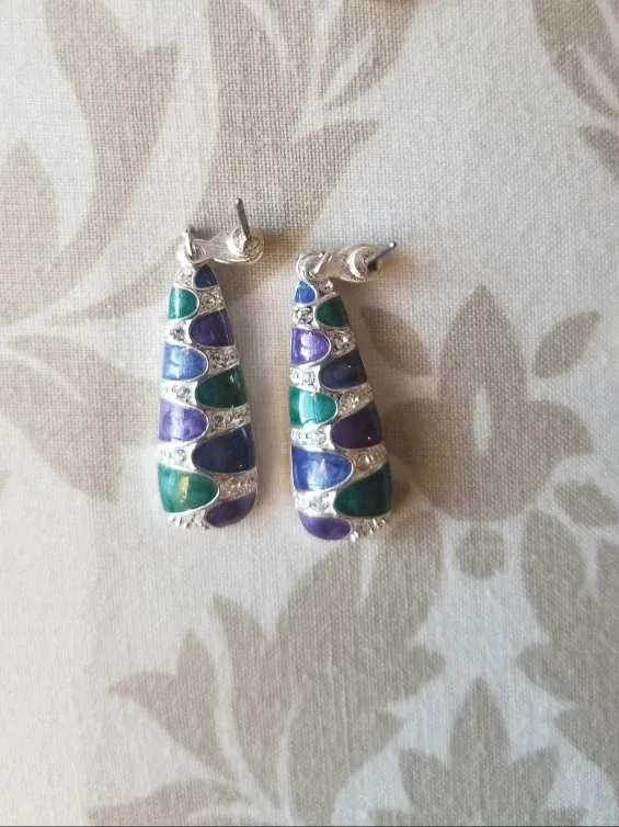 Different Style Earings image indicator(4)