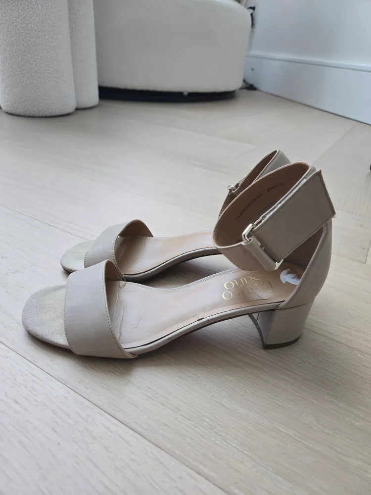 Franco Sarto Sandals - Size 6 image indicator(2)