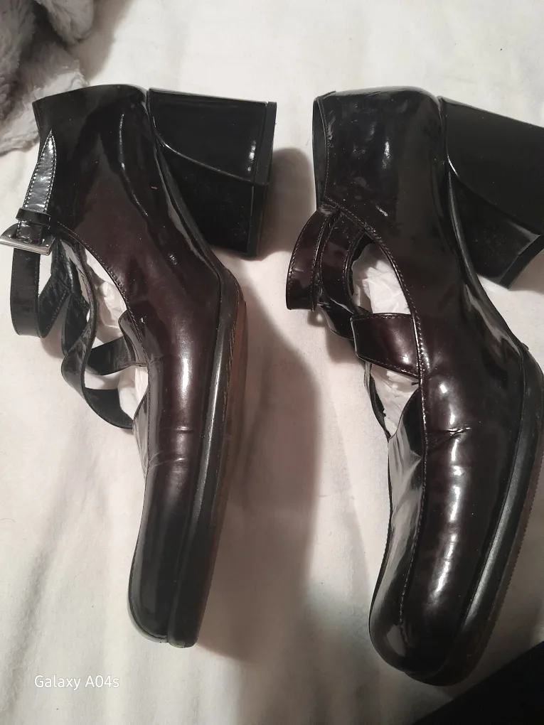 V/S Made in Italy Black Patent Leather Shoes - Size 8.5 image indicator(2)