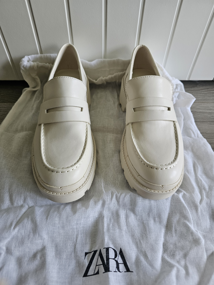Zara Cream Loafers - Size 37