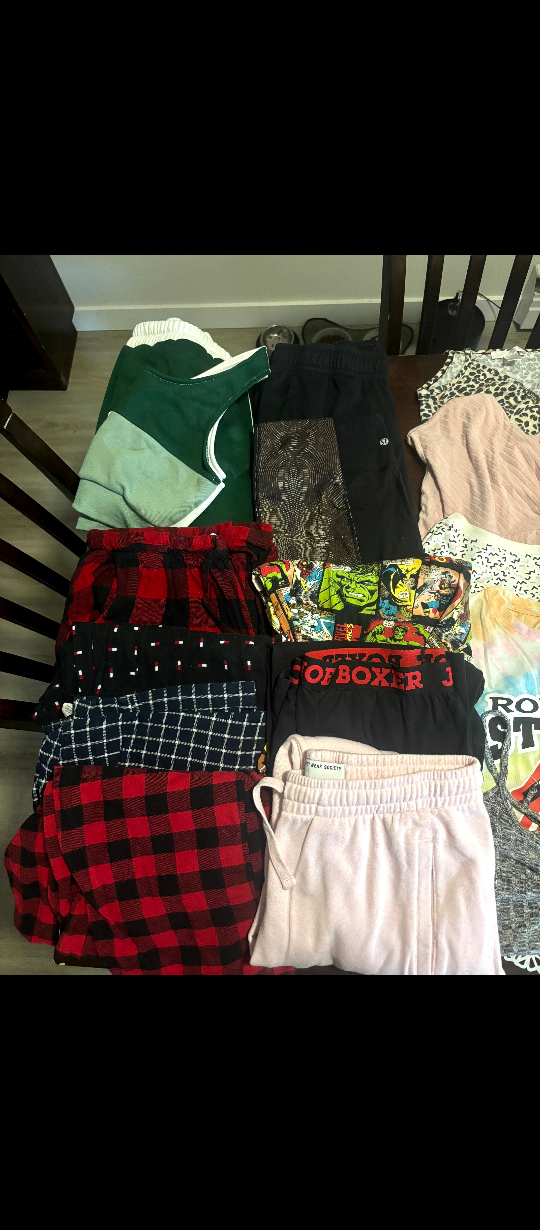 Assorted Clothing Bundle🧡