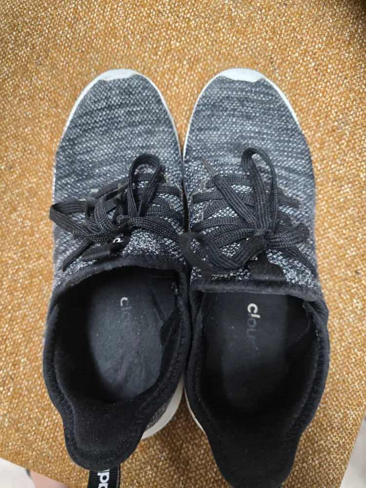 Adidas Cloudfoam Running Shoes unisex - Size 8 image indicator(2)