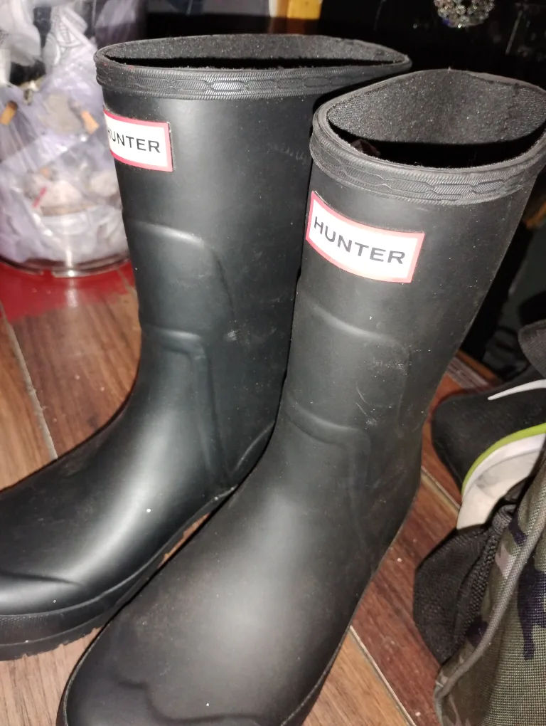 Hunter Rain Boots - Black, Size 7 image indicator(4)