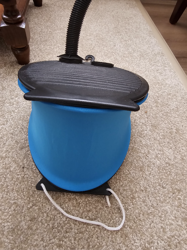 Inflatable Camping Mattress with Pump - photo 2