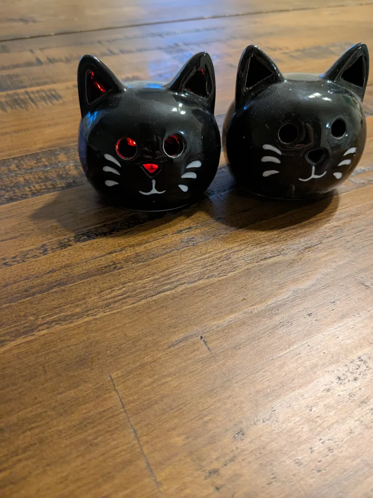 Set of 2 Black Cat Halloween Tea Light Holders thumbnail