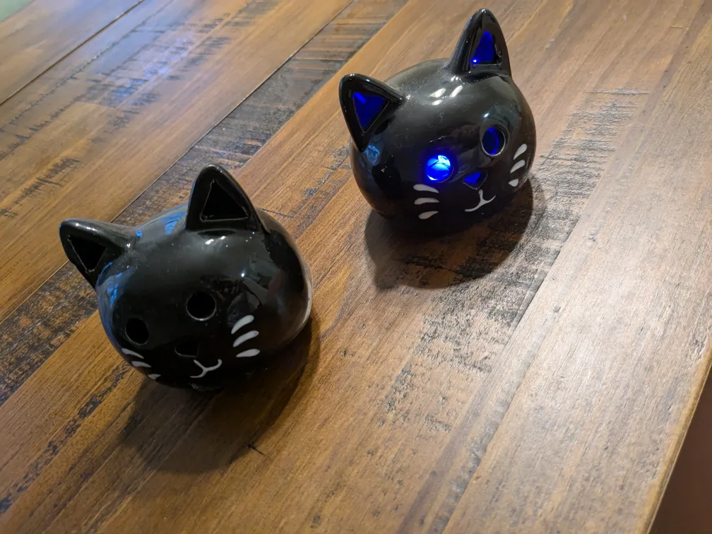 Set of 2 Black Cat Halloween Tea Light Holders image indicator(2)