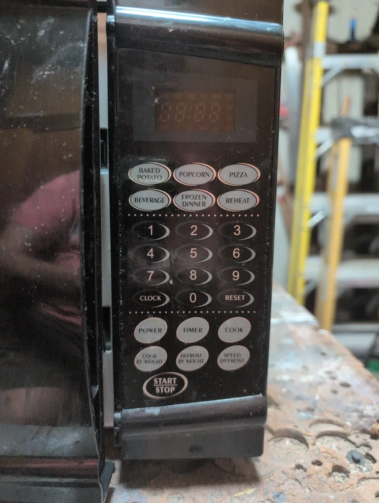 RCA Microwave - Black image indicator(3)