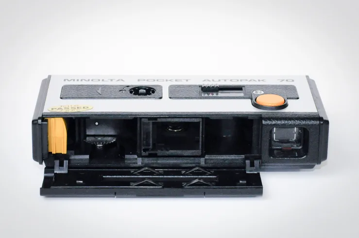 Vintage Minolta Pocket Autopak 70 Film Camera image indicator(5)