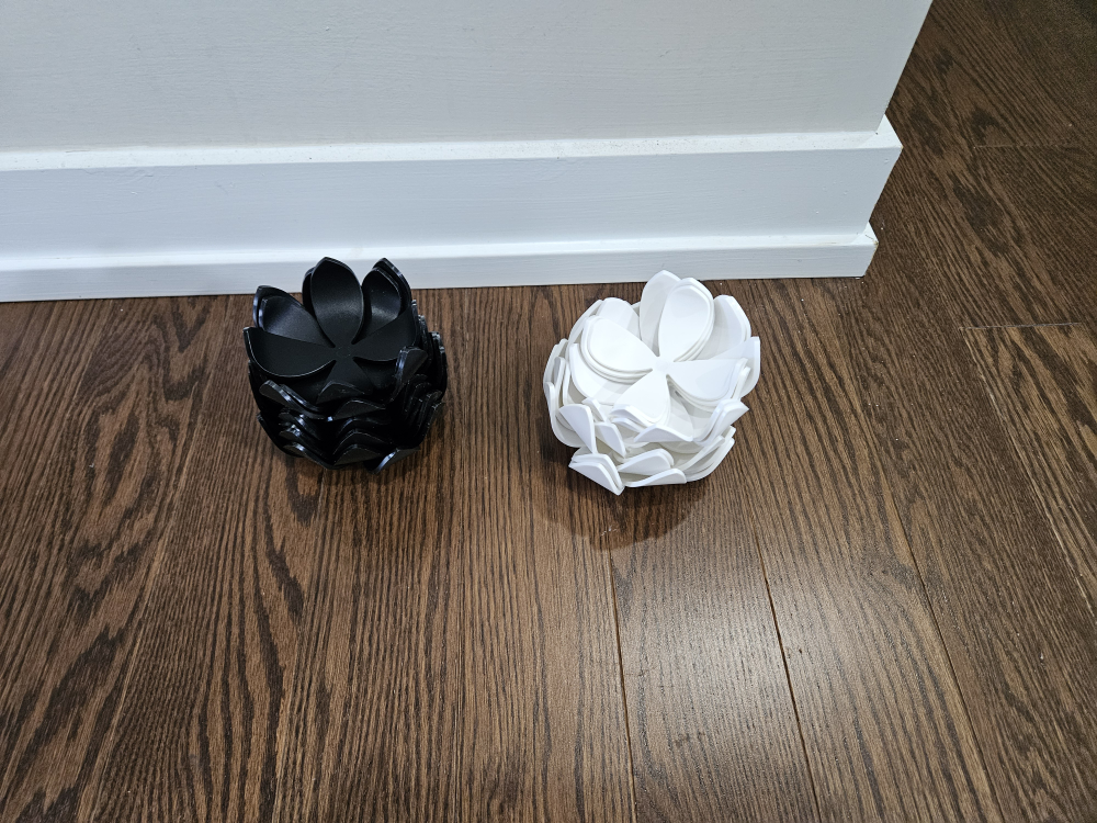 15 black and 13 white Umbra wall flower decor - photo 3