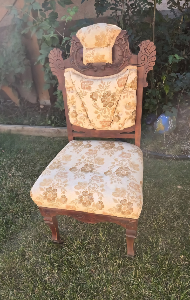 Antique Eastlake Arm Chair and Side Chair Set - photo 3