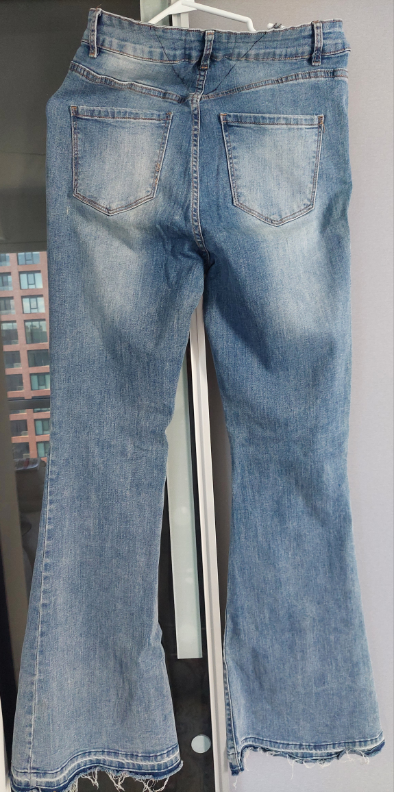 Flare Leg Jeans - Light Wash Denim - photo 2