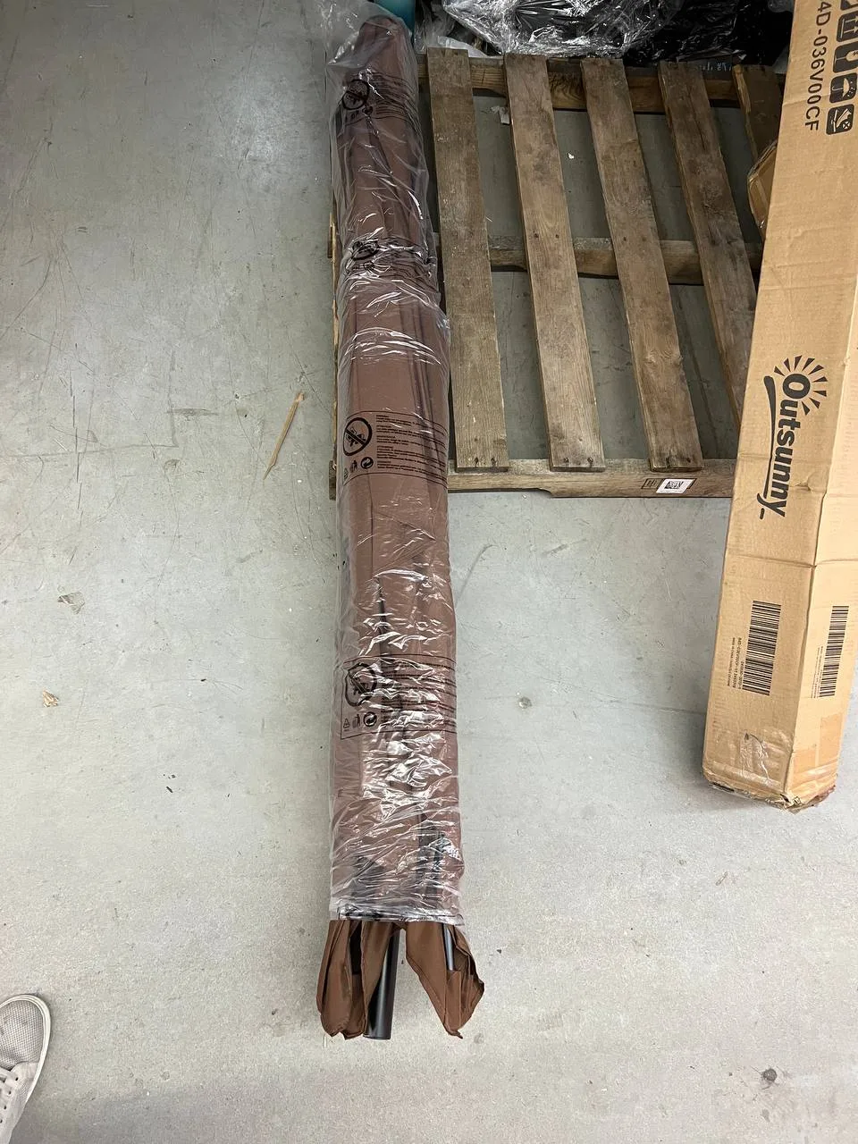 Rectangular Patio Umbrella - Brown image indicator(9)