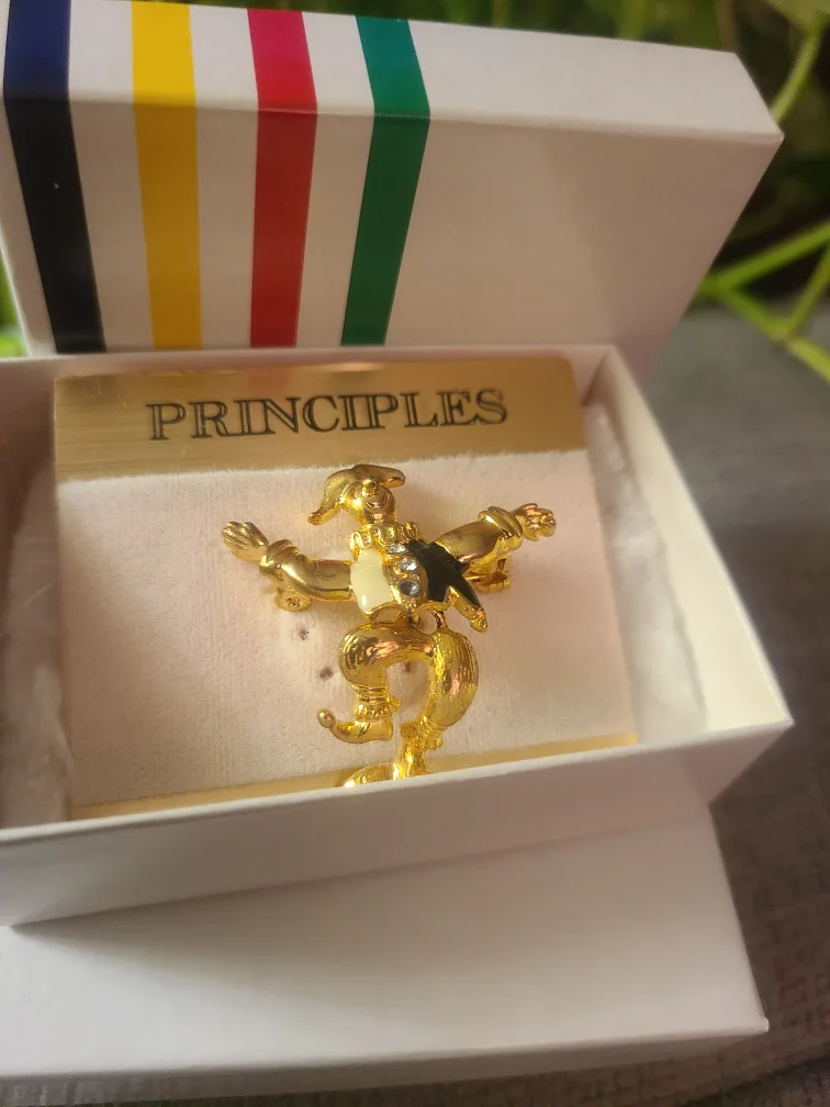 Vintage Principles Jester Brooch - Gold Tone thumbnail
