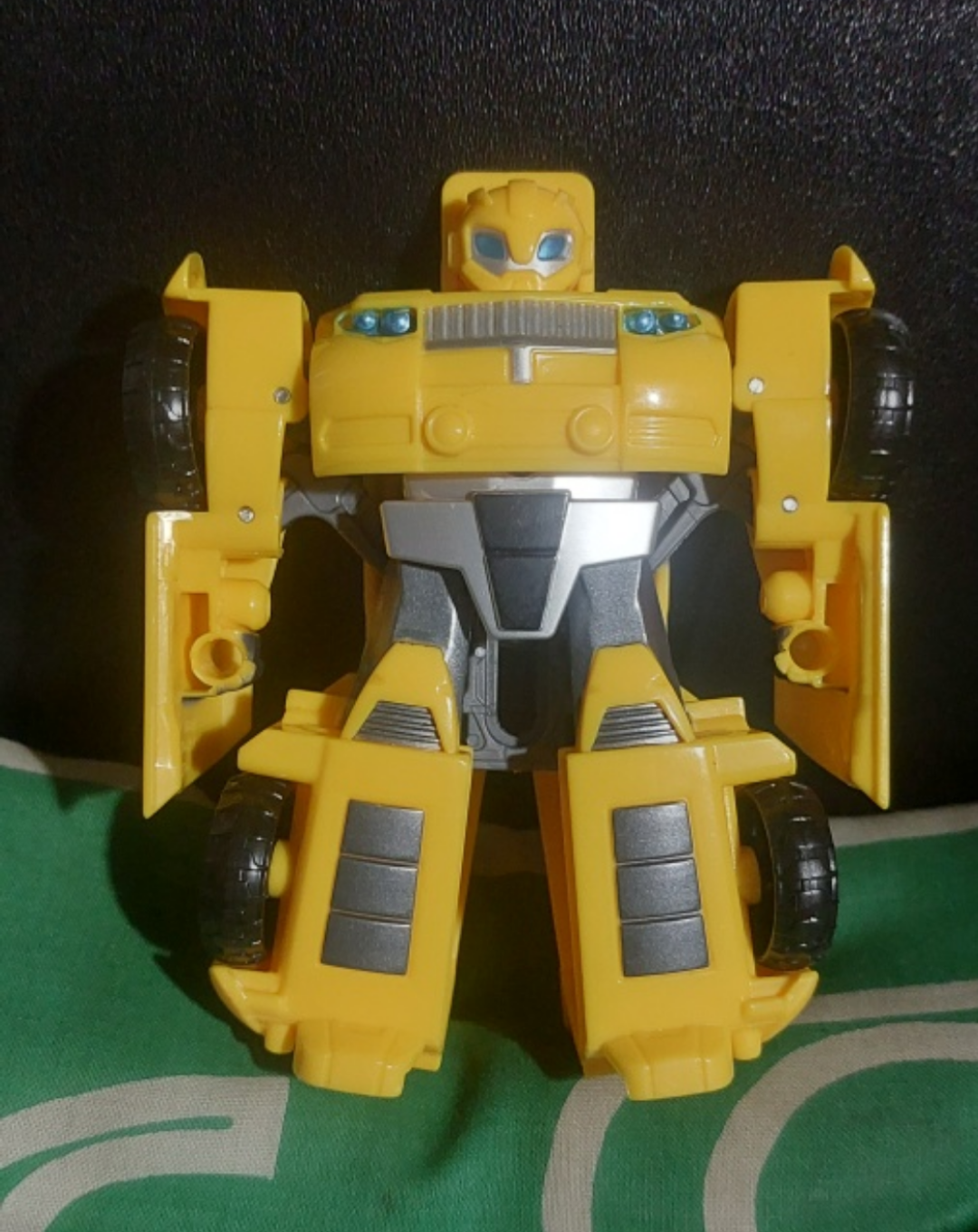 Transformers Bumblebee Toy Car - photo 2