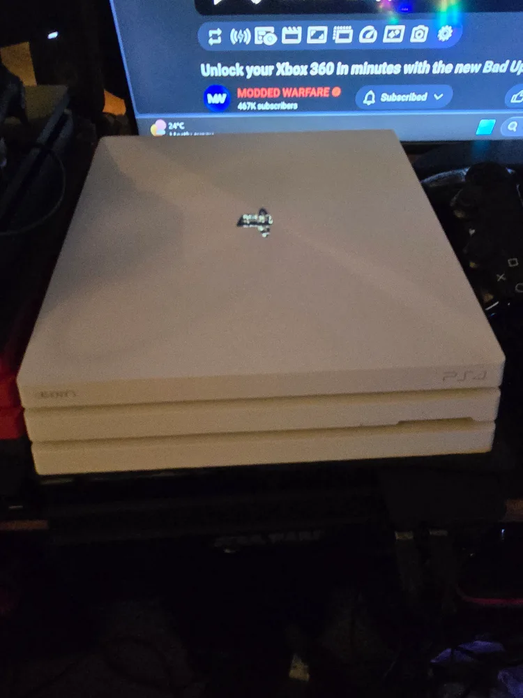 Ps4 pro white 1TB jailbroken with NO CONTROLLER