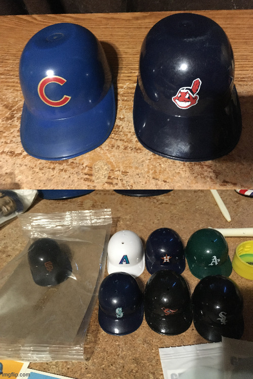 Lot of Vintage Baseball Collectibles Mini Helmets Bobbleheads ++ - photo 5