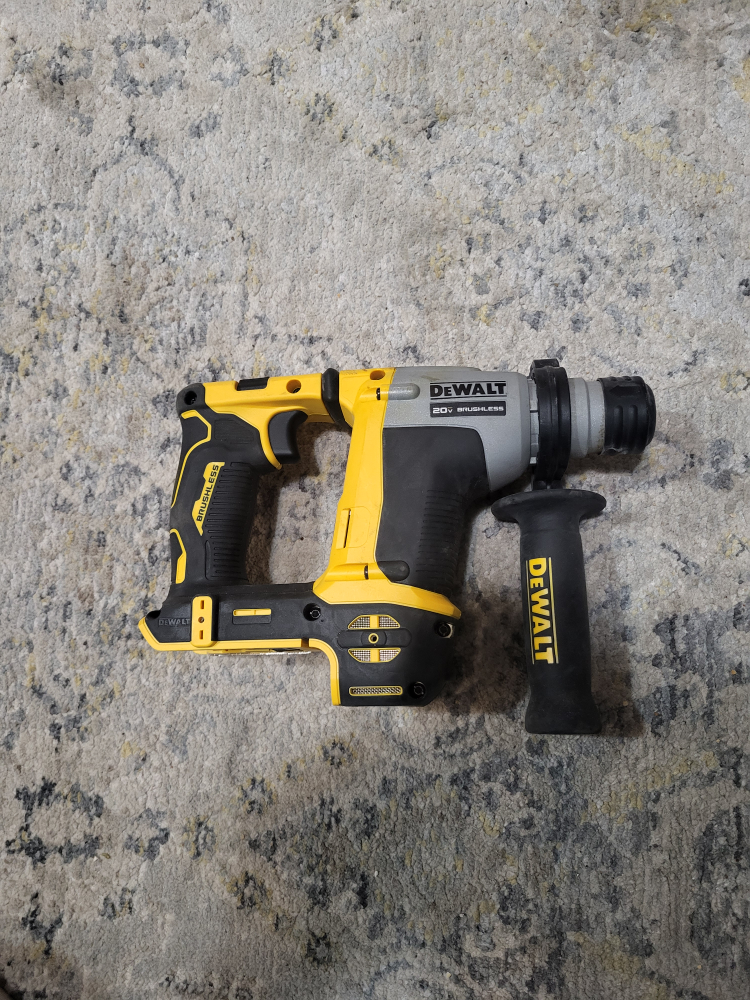 DeWalt 20V Brushless SDS Rotary Hammer Drill - photo 2