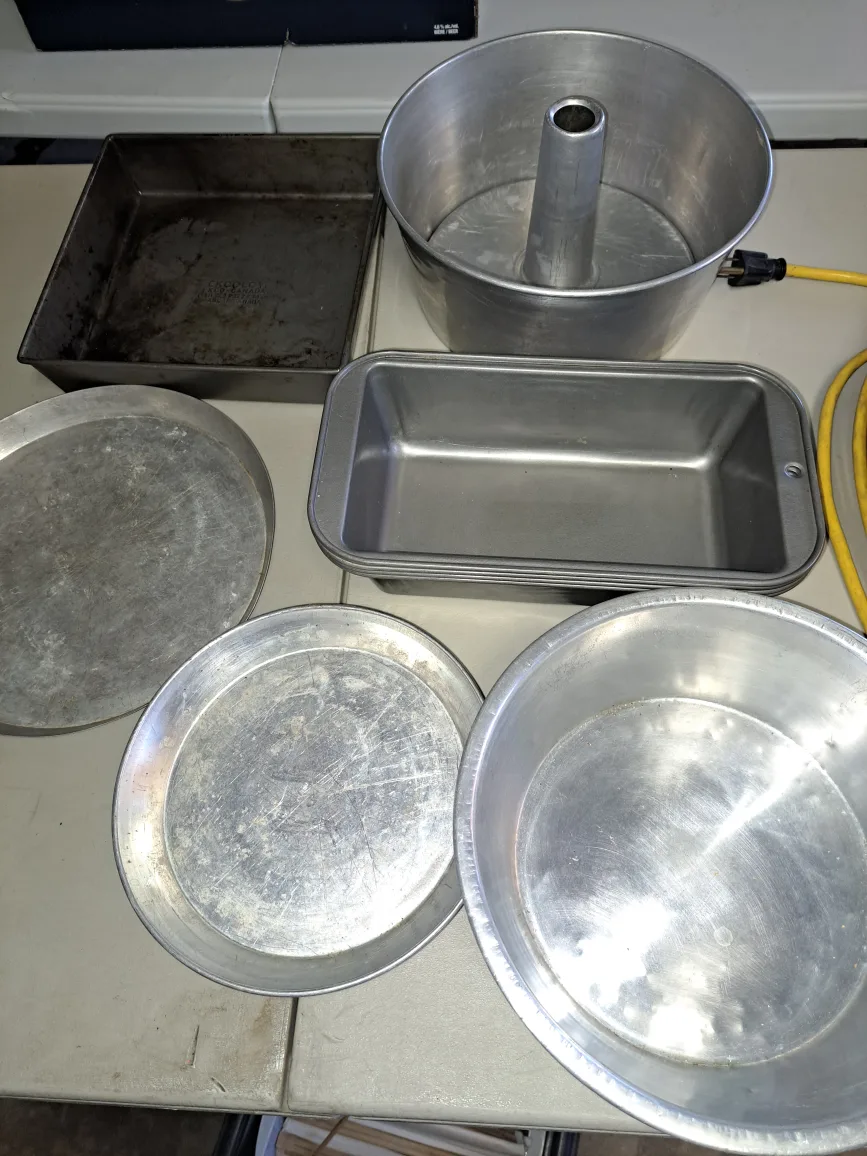 Variety of Baking Pans thumbnail