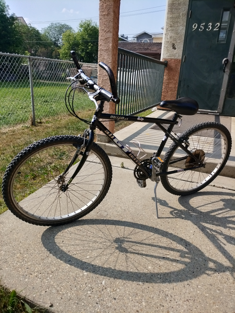 Adult Bike (GT) - photo 2