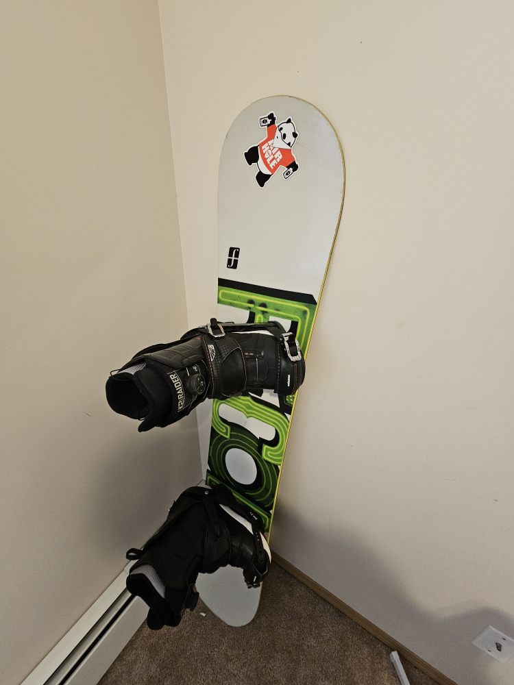Forum Snowboard with Ride Bindings and Boots Size 9 - photo 2