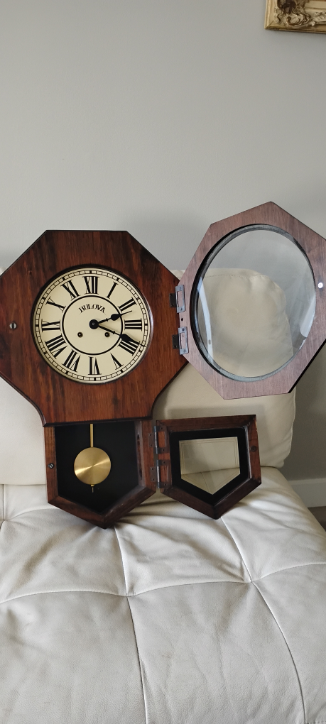 Bulova Wall Clock with Pendulum - photo 2