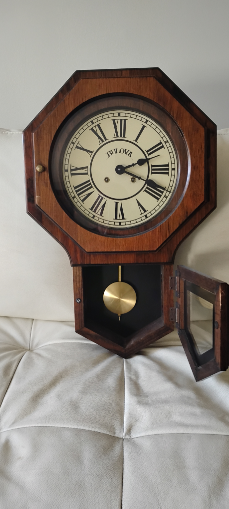 Bulova Wall Clock with Pendulum - photo 3