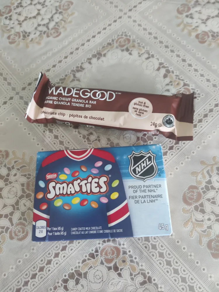MadeGood Granola Bar & Nestle Smarties thumbnail