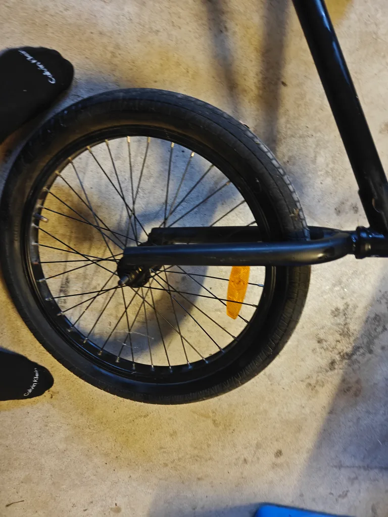 Hutch BMX Bike - Black image indicator(4)