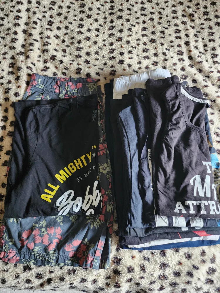 Teens/Mens Clothes thumbnail