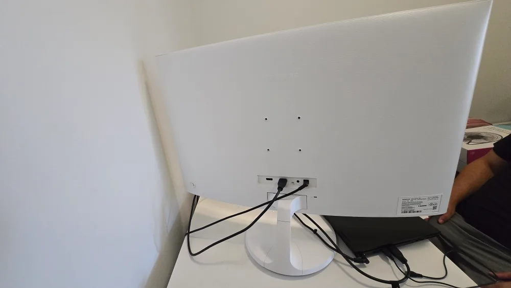 Samsung C32F391FWN 32" Curved Monitor image indicator(3)