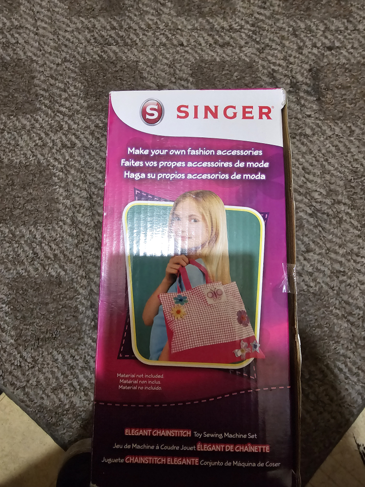 New Singer Elegant Chainstitch Toy Sewing Machine Set - photo 3
