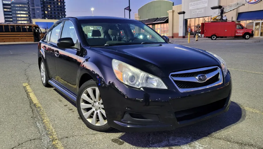 Black Subaru Legacy Sedan image indicator(2)