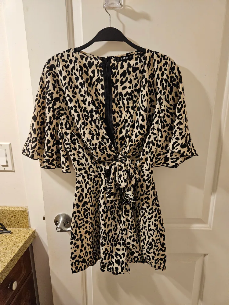 XS Leopard Print Romper 🧡 thumbnail