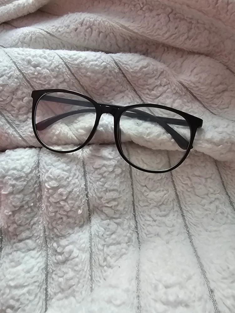 glasses 🥂 thumbnail